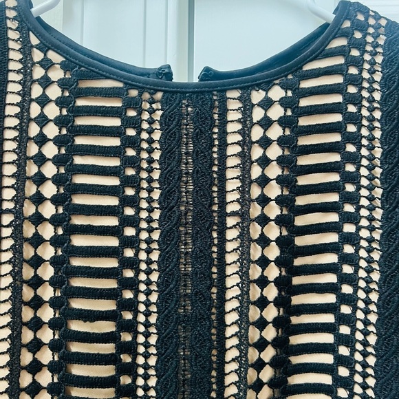 Stunning like new Gabby Skye black size 2 dress - Picture 4 of 8